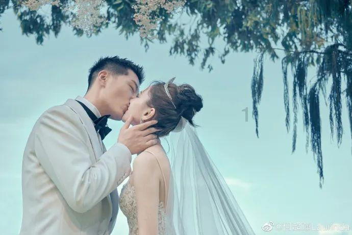 一个长方形的周长是32分米，宽比长短2分米，这个长方形的面积是多少平方分米游戏画面